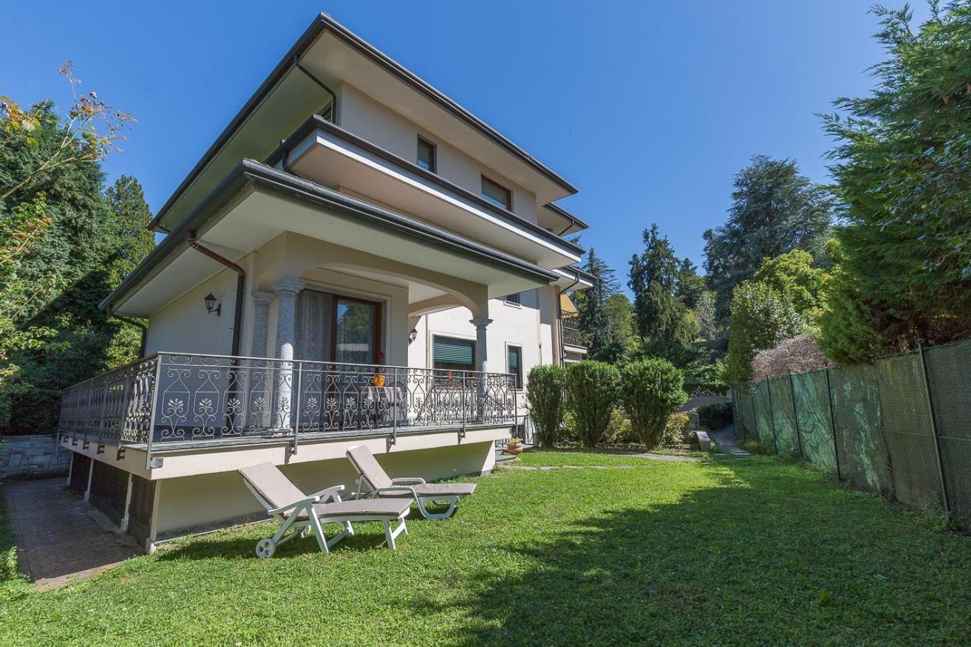 La Petite Dame - Lake Maggiore - 100 M From The Lake Вербания Экстерьер фото